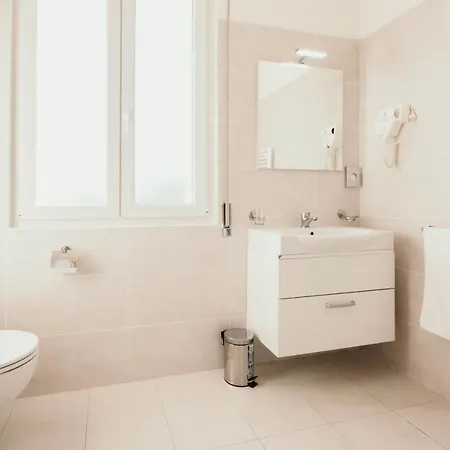 Appartamento Al 13 Rosso - Lakeside Leisure & Business *