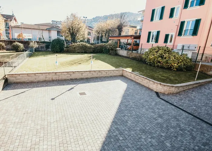 Al 13 Rosso - Lakeside Leisure & Business *