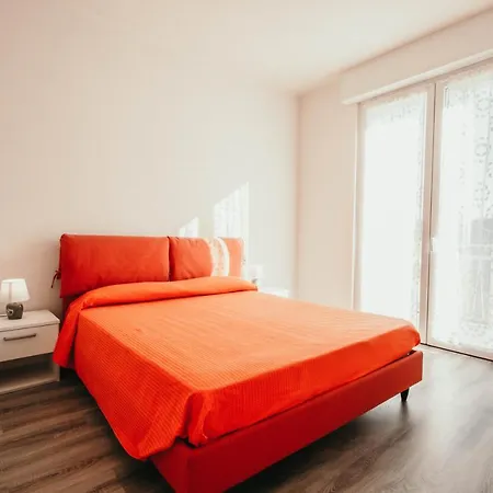 Al 13 Rosso - Lakeside Leisure & Business